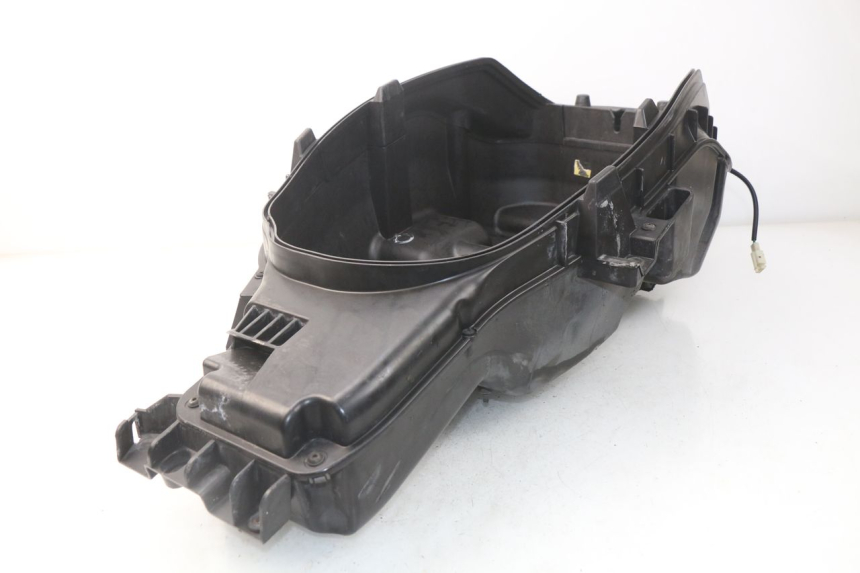 photo de KUFER POD SIEDZENIEM PEUGEOT SATELIS 500 (2007 - 2013) - Widok ogólny