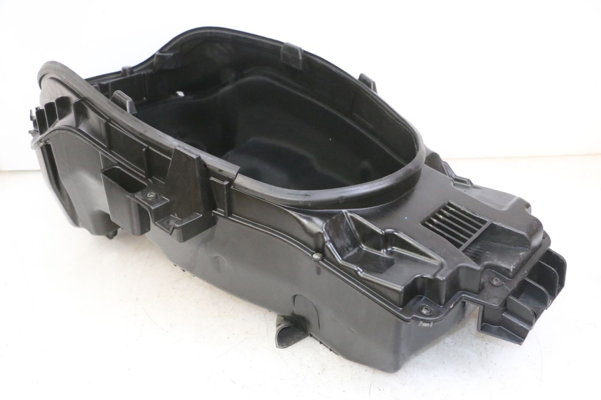 photo de KUFER POD SIEDZENIEM PEUGEOT SATELIS 125 (2013 - 2018) - Widok ogólny