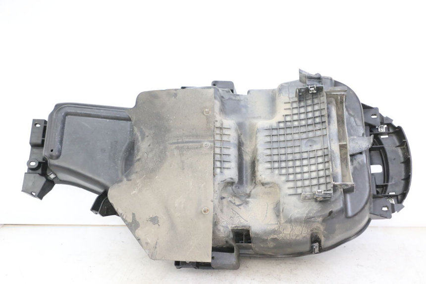 photo de KUFER POD SIEDZENIEM PEUGEOT SATELIS 250 (2006 - 2012) - Zbliżenie techniczne