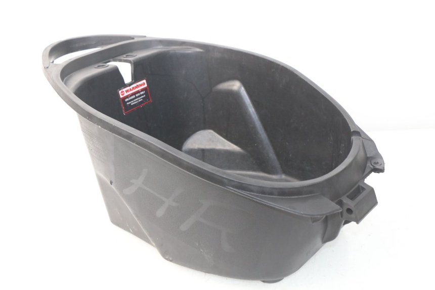 photo de KUFER POD SIEDZENIEM JM MOTORS SC 4T 50 (2012 - 2017) - Zbliżenie techniczne