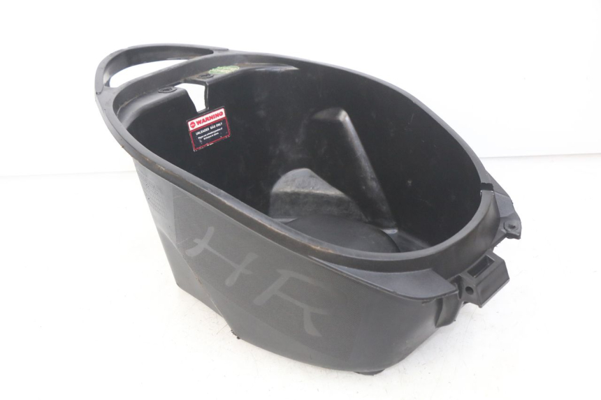 photo de KUFER POD SIEDZENIEM JM MOTORS SC 4T 50 (2012 - 2017) - Zoom stanu zużycia