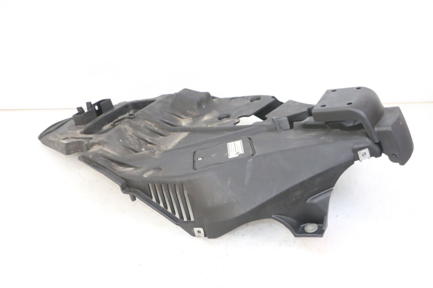 photo de KUFER POD SIEDZENIEM APRILIA SCARABEO GT TOURING 125 (1999 - 2005) - Zbliżenie techniczne