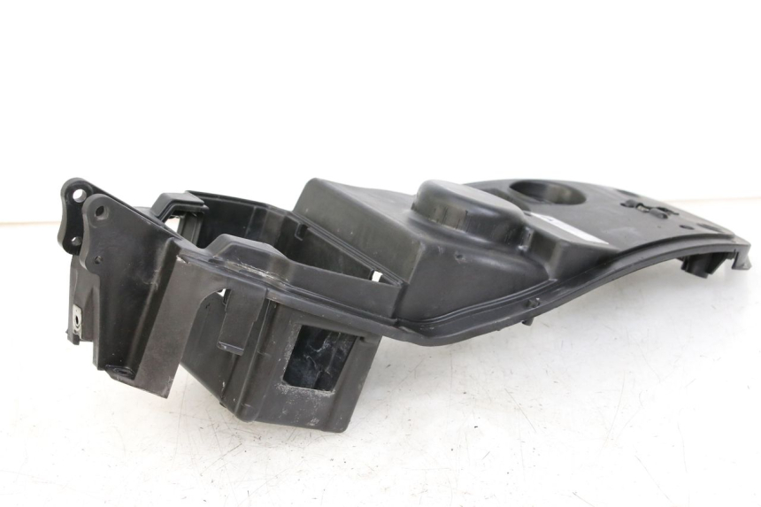 photo de KUFER POD SIEDZENIEM APRILIA SCARABEO 100 (2003 - 2012) - Zbliżenie techniczne