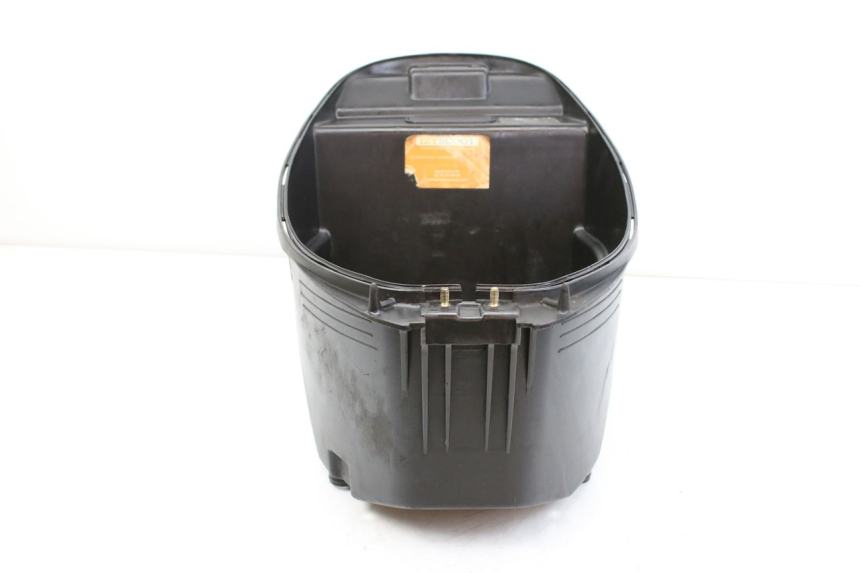 photo de KUFER POD SIEDZENIEM KYMCO SENTO 100 (2008 - 2013) - Zoom stanu zużycia