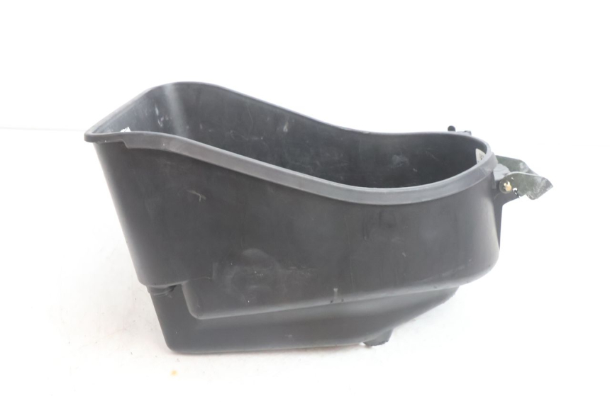 photo de KUFER POD SIEDZENIEM HONDA SH 125 (2001 - 2003) - Szczegół części