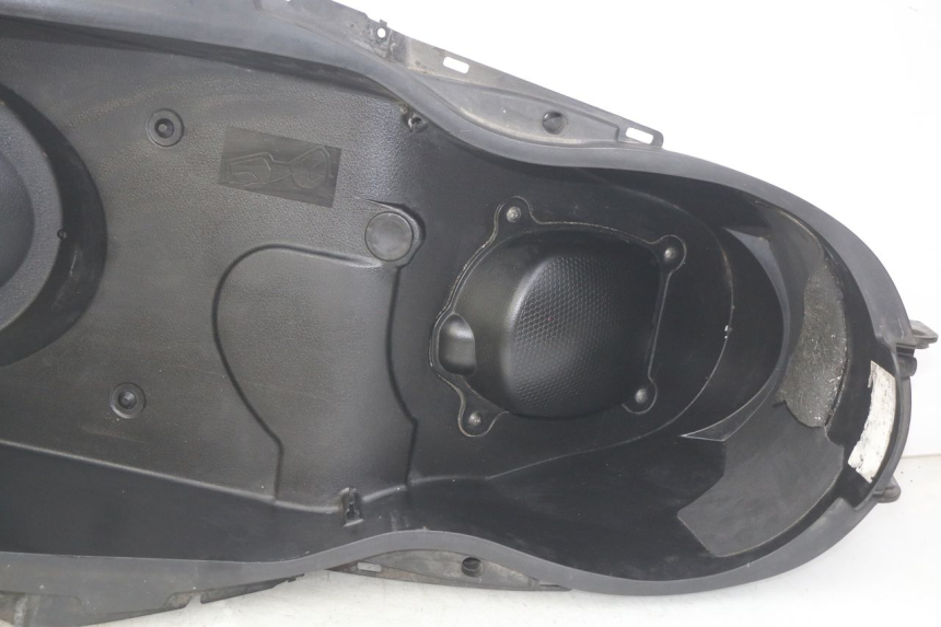 photo de KUFER POD SIEDZENIEM MBK SKYCRUISER 125 (2010 - 2013) - Oznaczenia i referencje