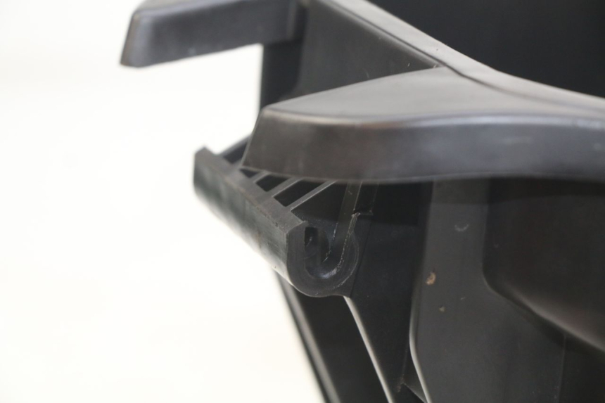 photo de KUFER POD SIEDZENIEM PEUGEOT SPEEDFIGHT 3 AIR 50 (2009 - 2015) - Zoom stanu zużycia