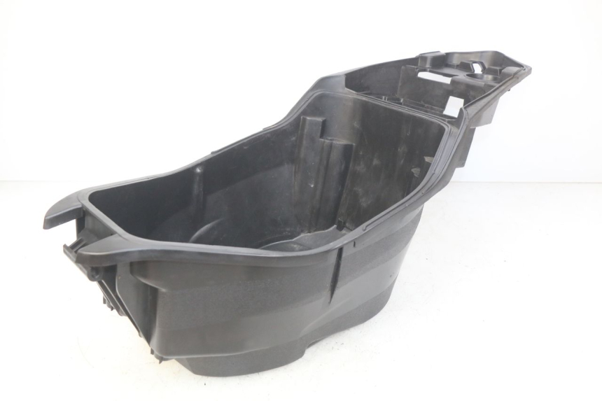 photo de KUFER POD SIEDZENIEM PEUGEOT SPEEDFIGHT 3 AIR 50 (2009 - 2015) - Zbliżenie techniczne