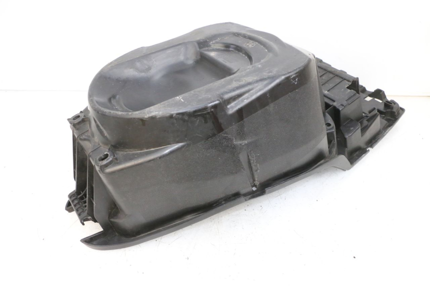 photo de KUFER POD SIEDZENIEM PEUGEOT SPEEDFIGHT 4 4T EFI 50 (2021 - 2025) - Zoom stanu zużycia