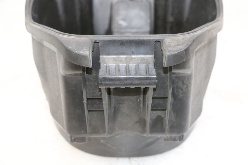 photo de KUFER POD SIEDZENIEM PEUGEOT SPEEDFIGHT 4 4T EFI 50 (2021 - 2025) - Stan powierzchni