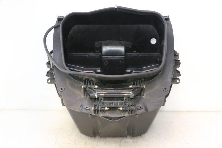 photo de KUFER SIEDZENIOWY CAN-AM SPYDER RS 1000 (2008 - 2012) - Inny kąt widzenia