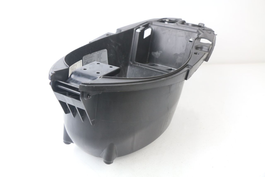 photo de KUFER POD SIEDZENIEM APRILIA SR 2T 50 (2012 - 2017) - Zbliżenie techniczne