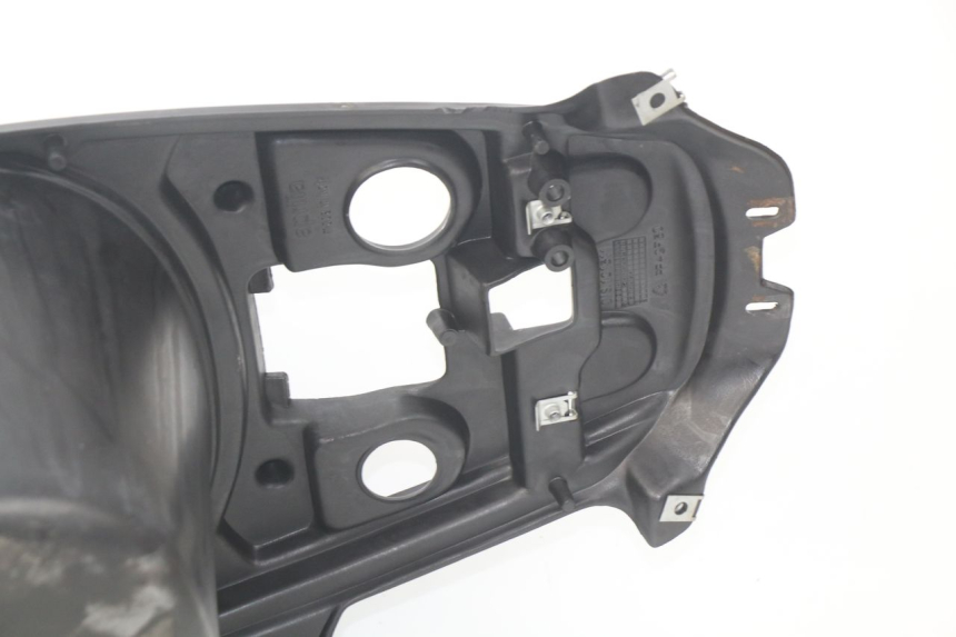 photo de KUFER POD SIEDZENIEM APRILIA SR LC 50 (1997 - 2004) - Punkty mocowania