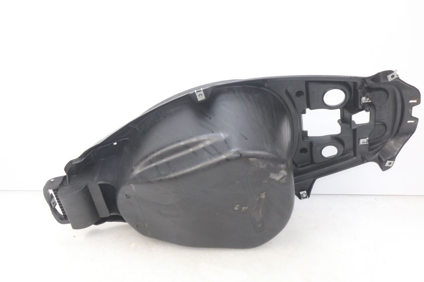 photo de KUFER POD SIEDZENIEM APRILIA SR LC 50 (1997 - 2004) - Stan powierzchni