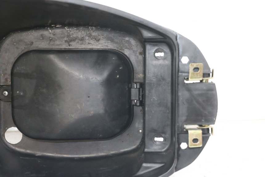 photo de KUFER POD SIEDZENIEM VASTRO STREET X 4T 50 (2016 - 2021) - Zbliżenie techniczne