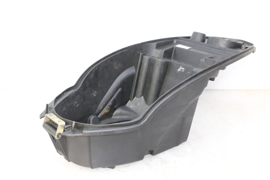 photo de KUFER POD SIEDZENIEM PEUGEOT STREETZONE I NAKED 2T 50 (2018 - 2020) - Zbliżenie techniczne