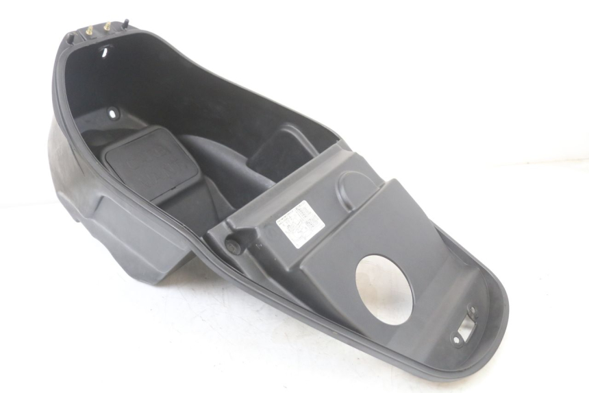 photo de KUFER POD SIEDZENIEM KYMCO SUPER 8 125 (2008 - 2015) - Punkty mocowania