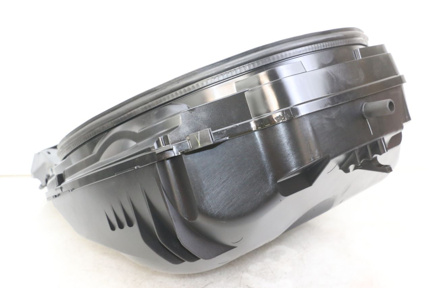 photo de KUFER POD SIEDZENIEM SUZUKI BURGMAN 125 (2018 - 2021) - Zoom stanu zużycia