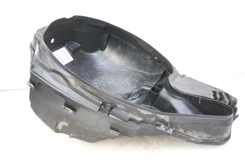 photo de KUFER POD SIEDZENIEM SUZUKI BURGMAN 125 (2015 - 2017) - Zoom stanu zużycia