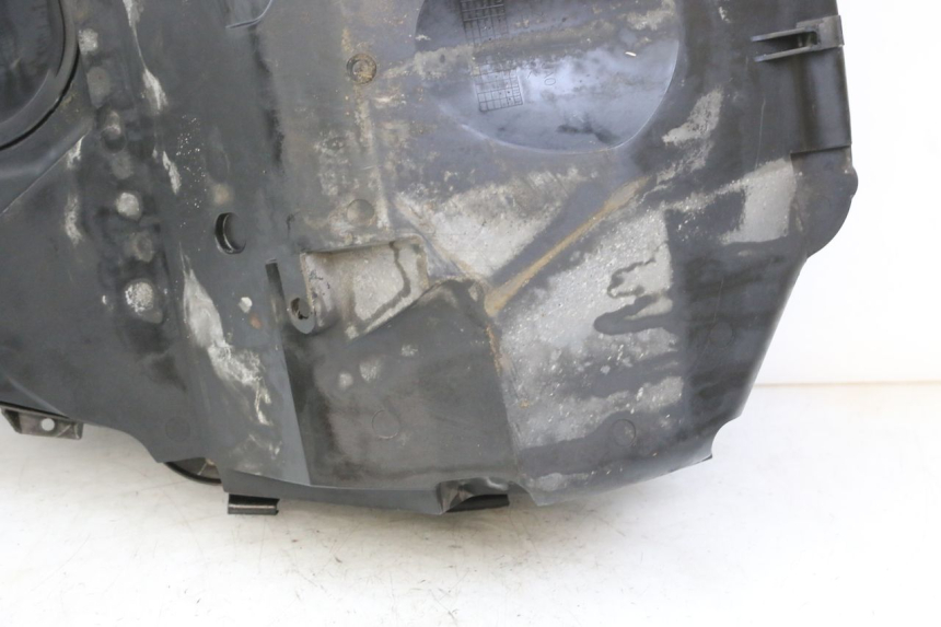 photo de KUFER POD SIEDZENIEM SUZUKI BURGMAN 125 (2015 - 2017) - Zbliżenie techniczne