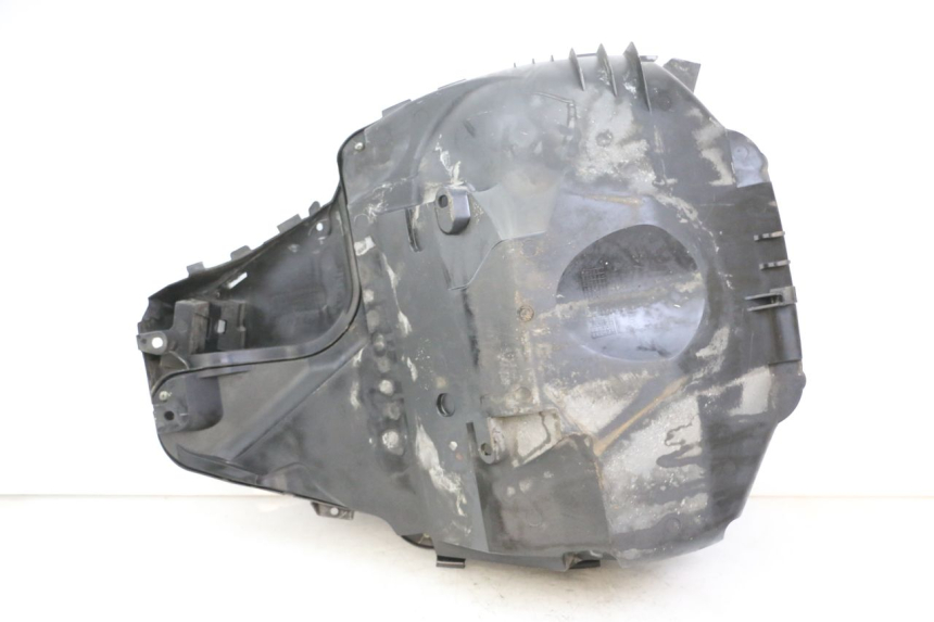 photo de KUFER POD SIEDZENIEM SUZUKI BURGMAN 125 (2015 - 2017) - Stan powierzchni