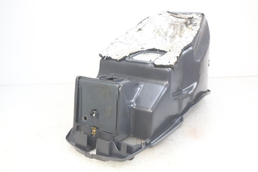 photo de KUFER POD SIEDZENIEM PEUGEOT SV 125 (1991 - 1994) - Szczegół części