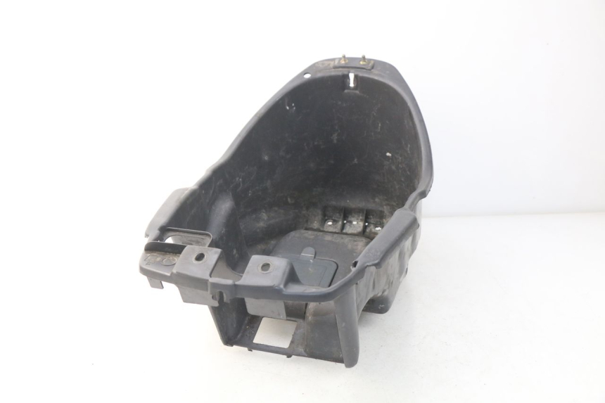 photo de KUFER POD SIEDZENIEM PEUGEOT SV 80 (1993 - 1997) - Inny kąt widzenia