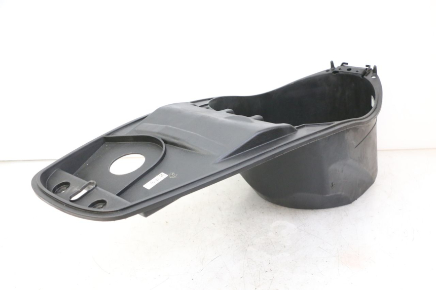 photo de KUFER POD SIEDZENIEM SYM JET 14 4T 50 (2018 - 2022) - Zbliżenie techniczne