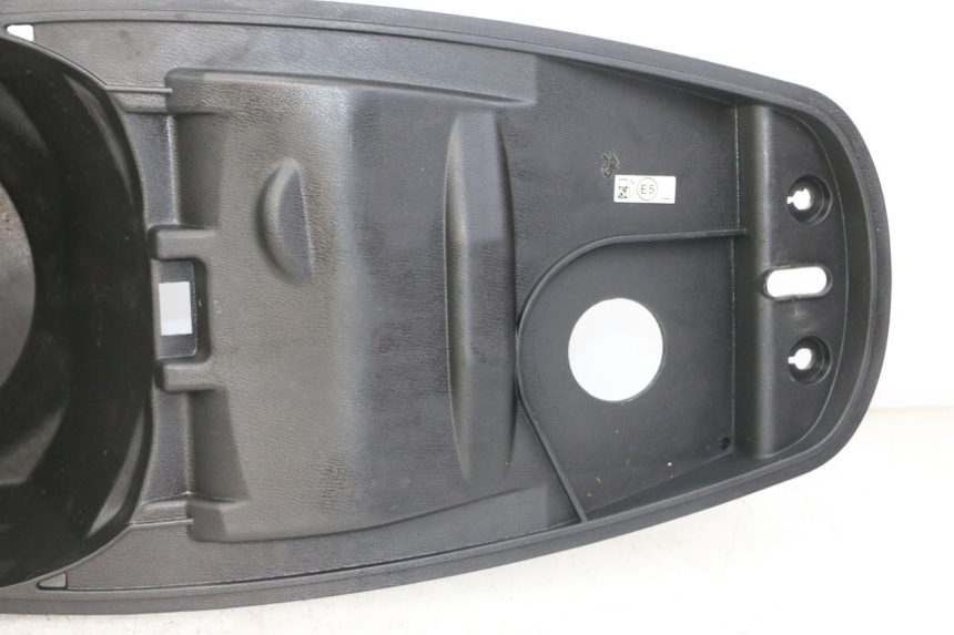 photo de KUFER POD SIEDZENIEM SYM JET 14 4T 50 (2018 - 2022) - Punkty mocowania