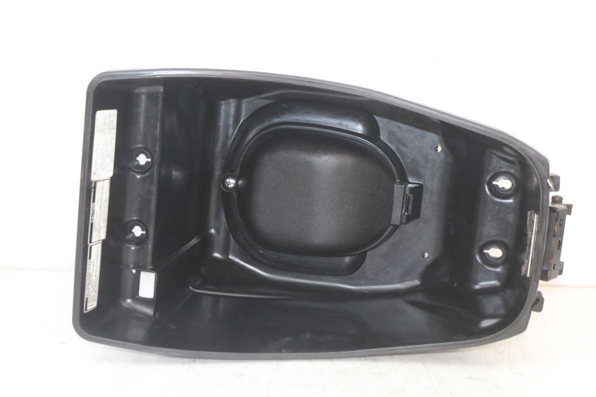 photo de KUFER POD SIEDZENIEM SYM ORBIT 2 4T 50 (2008 - 2017) - Zbliżenie techniczne