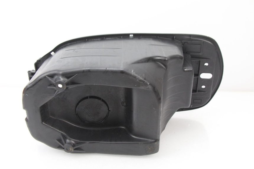 photo de KUFER POD SIEDZENIEM SYM TONIK 125 (2010 - 2014) - Zbliżenie techniczne