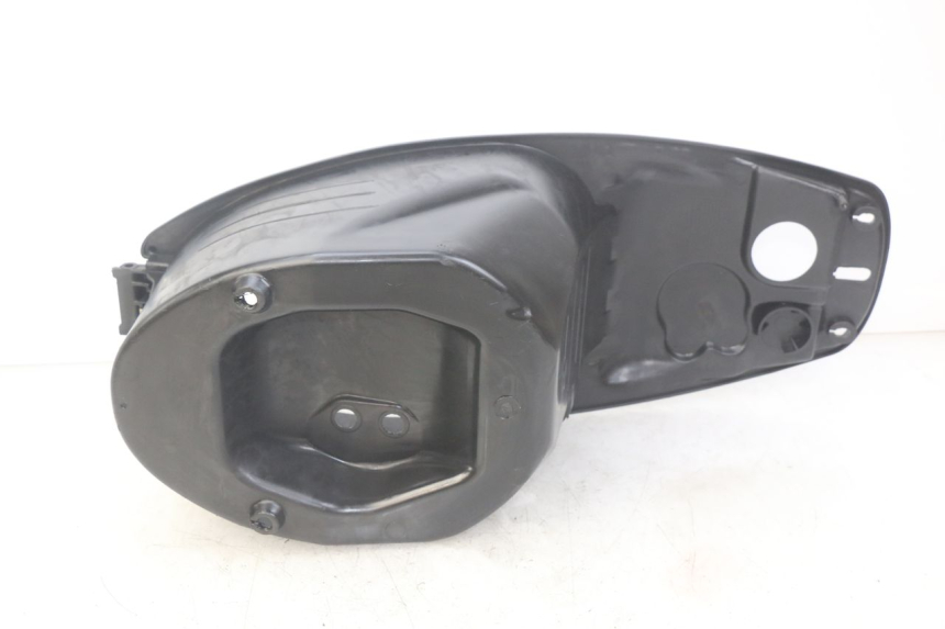 photo de KUFER POD SIEDZENIEM PEUGEOT TWEET 4T 50 (2010 - 2014) - Zbliżenie techniczne