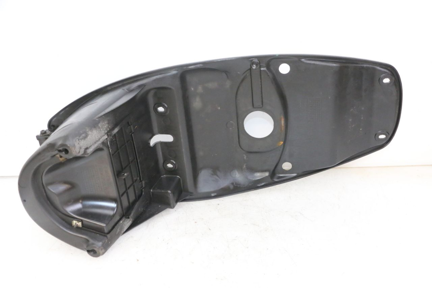 photo de KUFER POD SIEDZENIEM PEUGEOT TWEET PRO CARGO 50 (2018 - 2022) - Zoom stanu zużycia