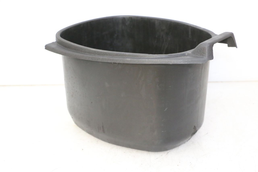 photo de KUFER POD SIEDZENIEM PIAGGIO VESPA S 2T 50 (2007 - 2014) - Szczegół części