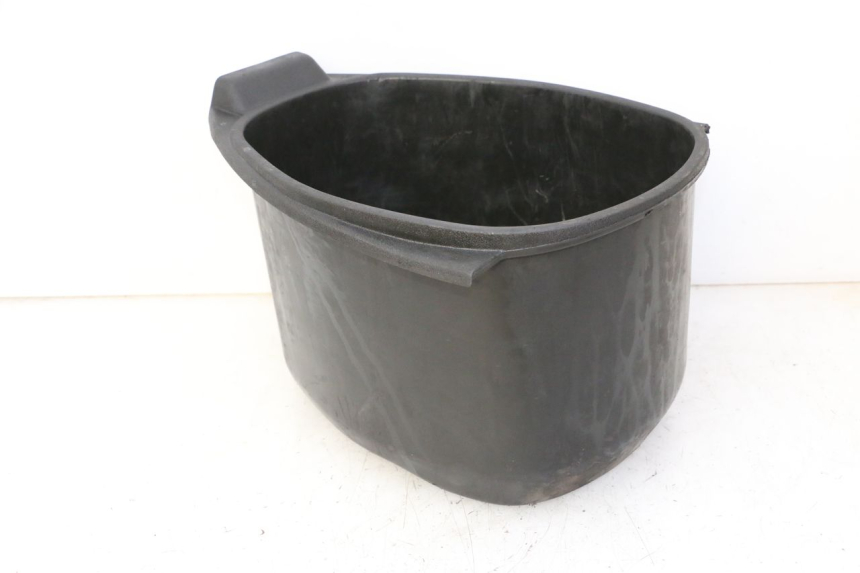 photo de KUFER POD SIEDZENIEM PIAGGIO VESPA S 2T 50 (2007 - 2014) - Inny kąt widzenia