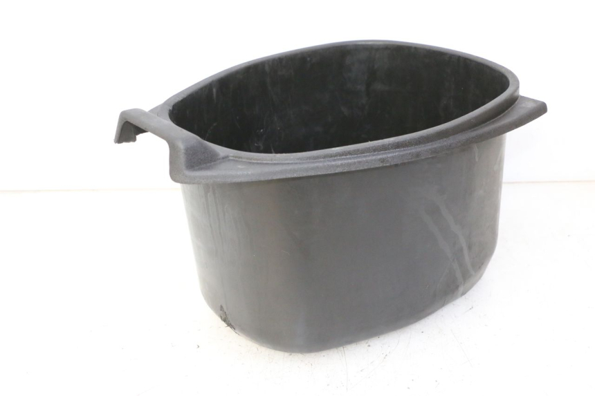 photo de KUFER POD SIEDZENIEM PIAGGIO VESPA S 2T 50 (2007 - 2014) - Zbliżenie techniczne