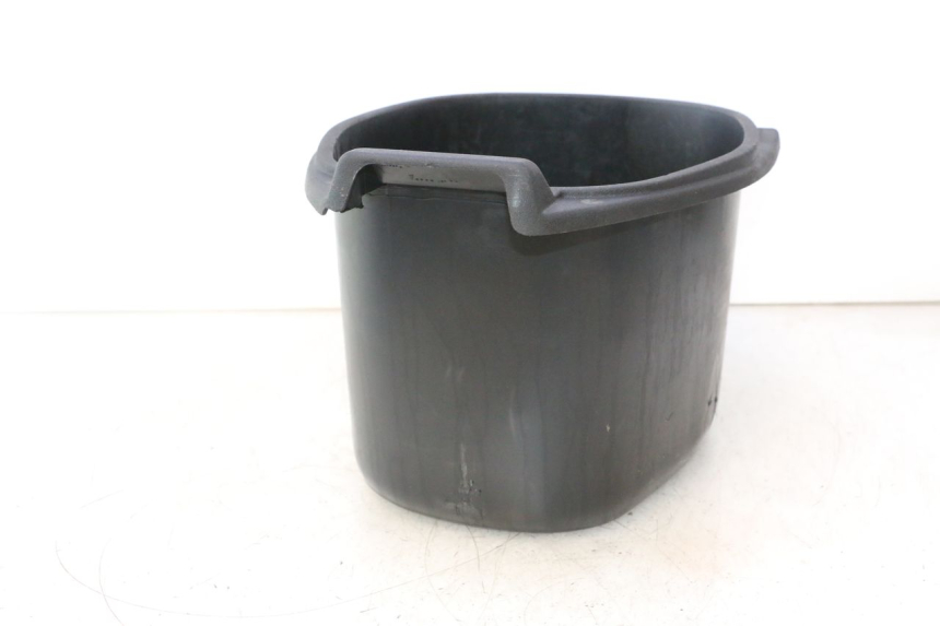 photo de KUFER POD SIEDZENIEM PIAGGIO VESPA S 2T 50 (2007 - 2014) - Zbliżenie techniczne