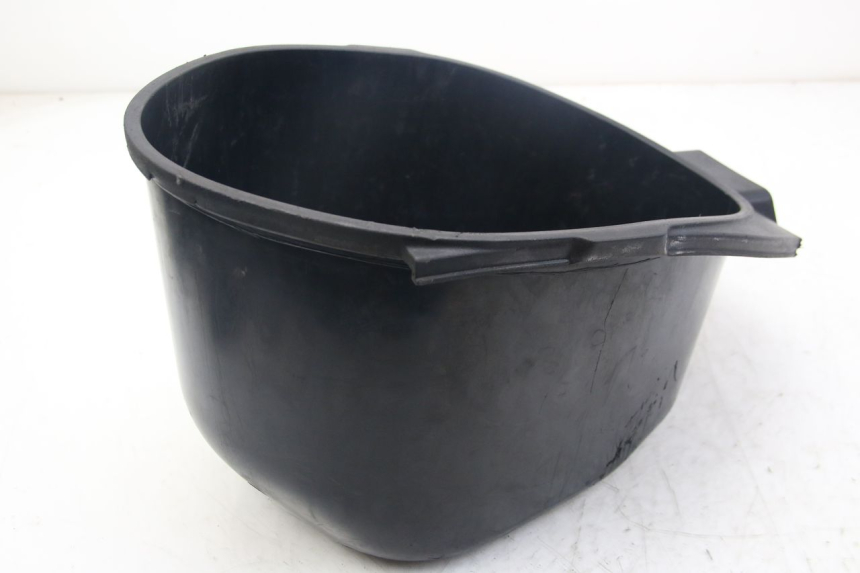 photo de KUFER POD SIEDZENIEM PIAGGIO VESPA SPRINT 2T 50 (2014 - 2018) - Inny kąt widzenia