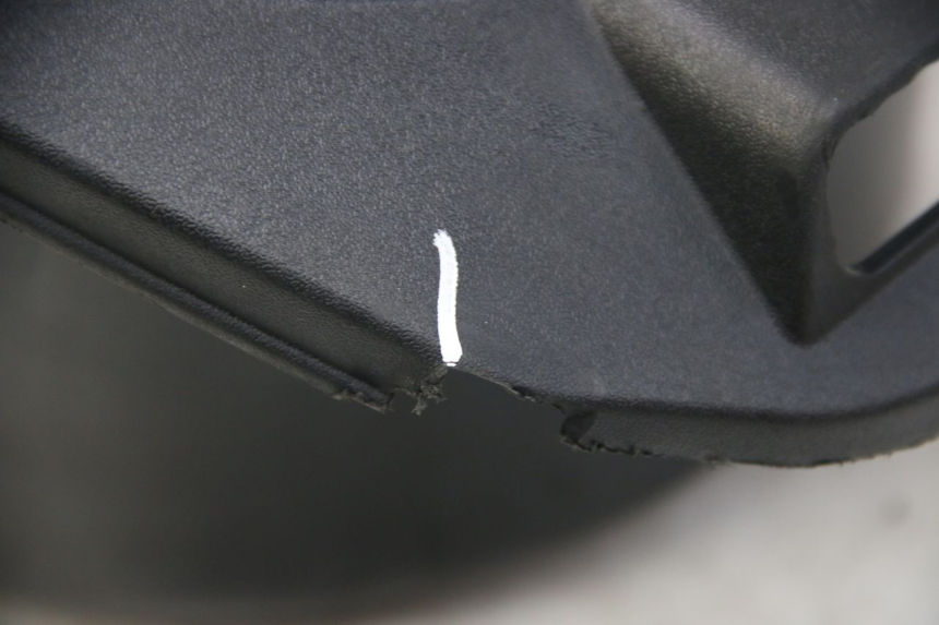 photo de KUFER POD SIEDZENIEM PIAGGIO VESPA SPRINT 2T 50 (2014 - 2018) - Stan powierzchni