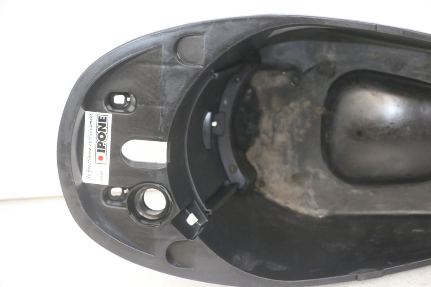 photo de KUFER POD SIEDZENIEM PEUGEOT VIVACITY NEW 2T 50 (2008 - 2017) - Punkty mocowania