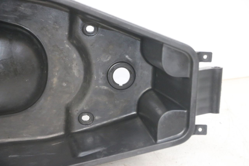 photo de KUFER POD SIEDZENIEM PEUGEOT VIVACITY NEW 2T 50 (2008 - 2017) - Stan powierzchni