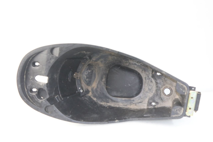 photo de KUFER POD SIEDZENIEM PEUGEOT VIVACITY NEW 4T 50 (2008 - 2017) - Widok główny