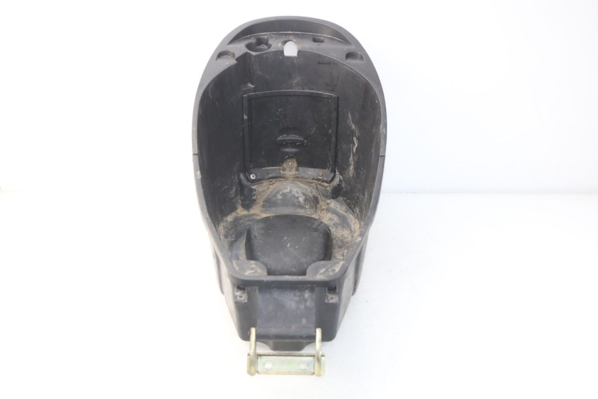 photo de KUFER POD SIEDZENIEM PEUGEOT VIVACITY NEW 4T 50 (2008 - 2017) - Szczegół części