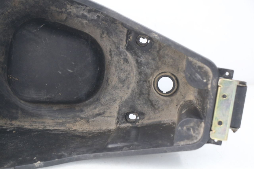 photo de KUFER POD SIEDZENIEM PEUGEOT VIVACITY NEW 4T 50 (2008 - 2017) - Zbliżenie techniczne