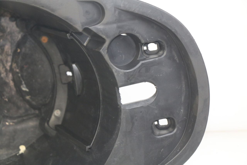 photo de KUFER POD SIEDZENIEM PEUGEOT VIVACITY NEW 4T 50 (2008 - 2017) - Punkty mocowania