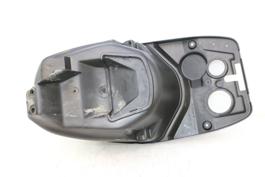 photo de KUFER POD SIEDZENIEM PEUGEOT VIVACITY 50 (1998 - 2003) - Szczegół części