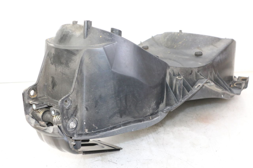 photo de KUFER POD SIEDZENIEM YAMAHA X-MAX XMAX ABS 250 (2010 - 2012) - Zbliżenie techniczne