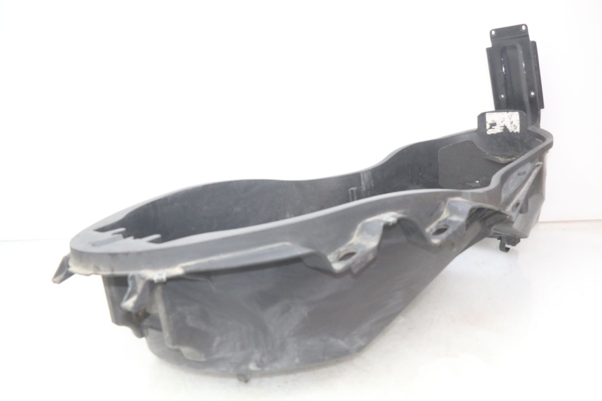 photo de KUFER POD SIEDZENIEM YAMAHA X-MAX XMAX 125 (2010 - 2013) - Zbliżenie techniczne