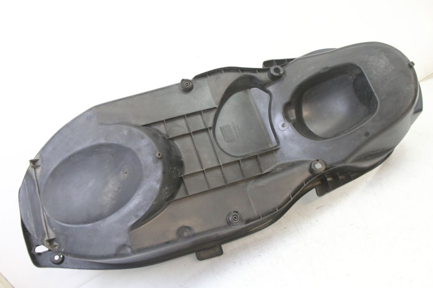 photo de KUFER POD SIEDZENIEM YAMAHA XMAX X-MAX 125 (2006 - 2009) - Zbliżenie techniczne