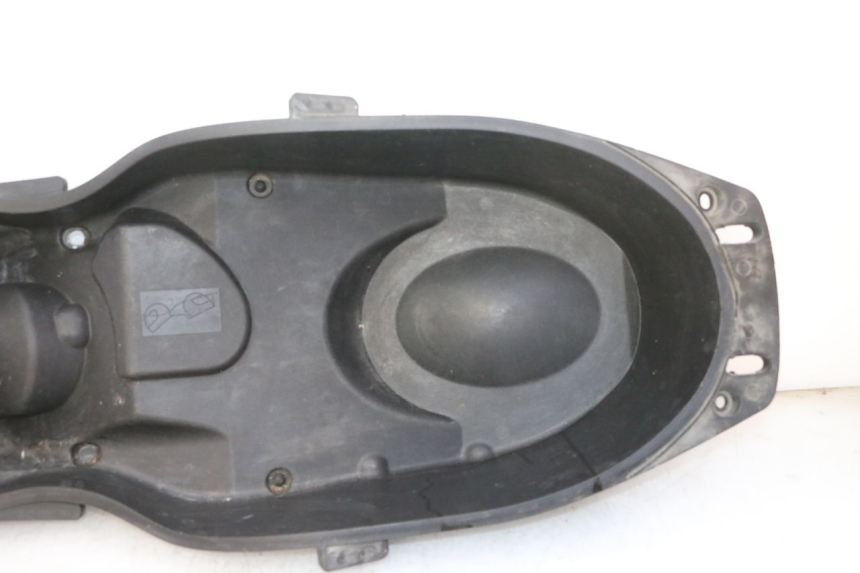 photo de KUFER POD SIEDZENIEM YAMAHA X-MAX XMAX 250 (2006 - 2009) - Stan powierzchni